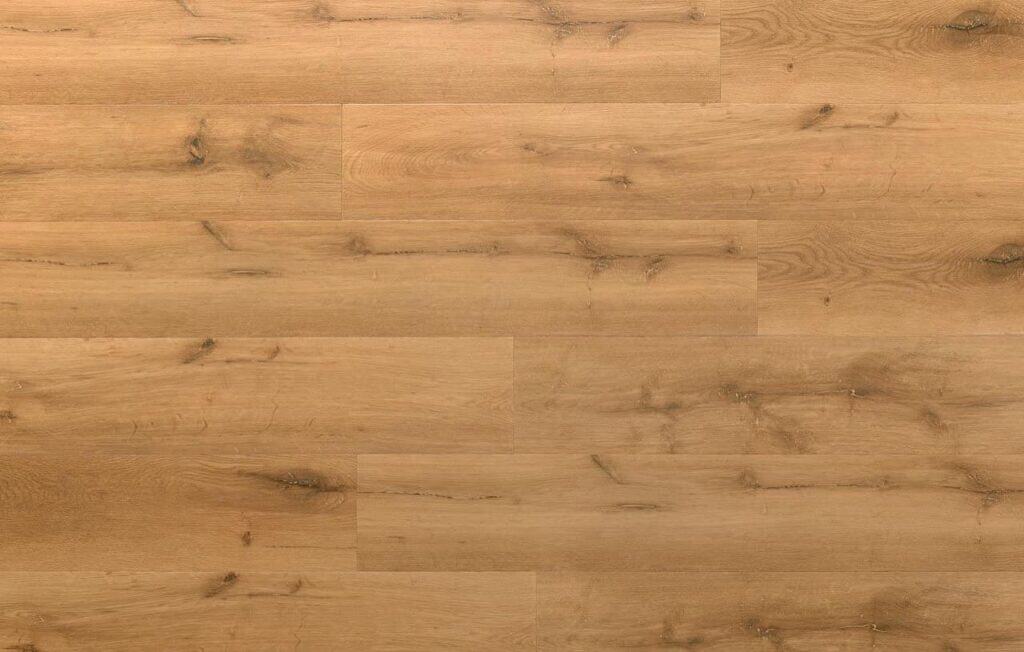 Hellbrauner Dielenboden in Holzoptik mit natürlicher Maserung.